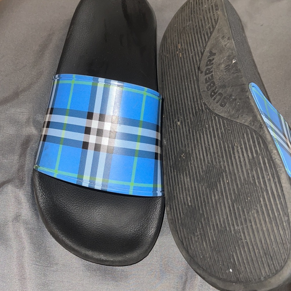 Burberry slides - Picture 2 of 2
